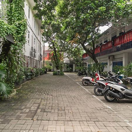 Urbanview Hotel Minongga Pondok Labu By Reddoorz Jakarta Ngoại thất bức ảnh