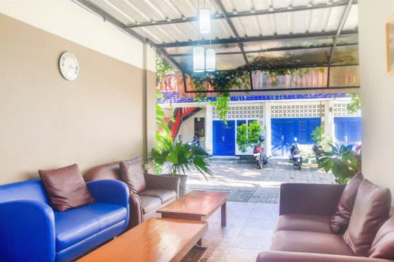 Urbanview Hotel Minongga Pondok Labu By Reddoorz Jakarta Ngoại thất bức ảnh