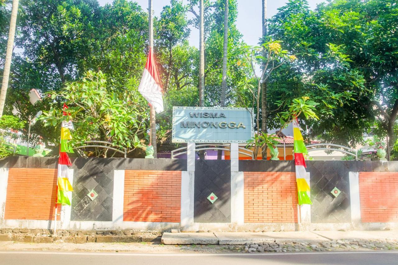Urbanview Hotel Minongga Pondok Labu By Reddoorz Jakarta Ngoại thất bức ảnh