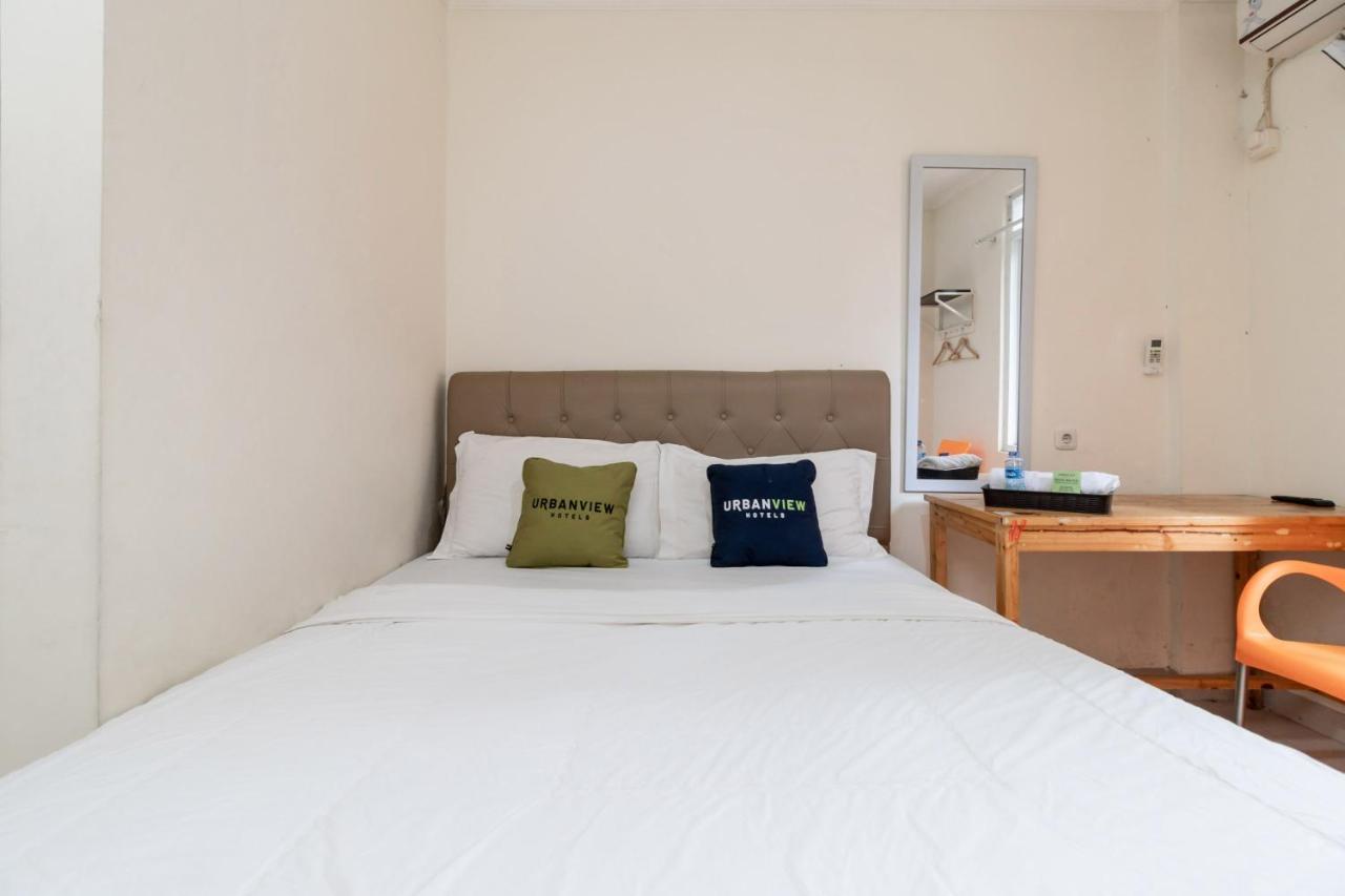Urbanview Hotel Minongga Pondok Labu By Reddoorz Jakarta Ngoại thất bức ảnh