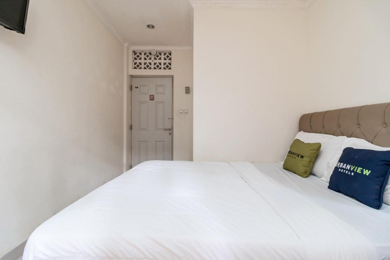Urbanview Hotel Minongga Pondok Labu By Reddoorz Jakarta Ngoại thất bức ảnh