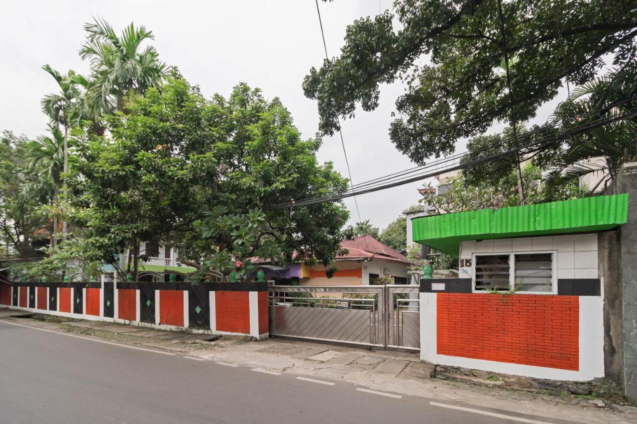 Urbanview Hotel Minongga Pondok Labu By Reddoorz Jakarta Ngoại thất bức ảnh