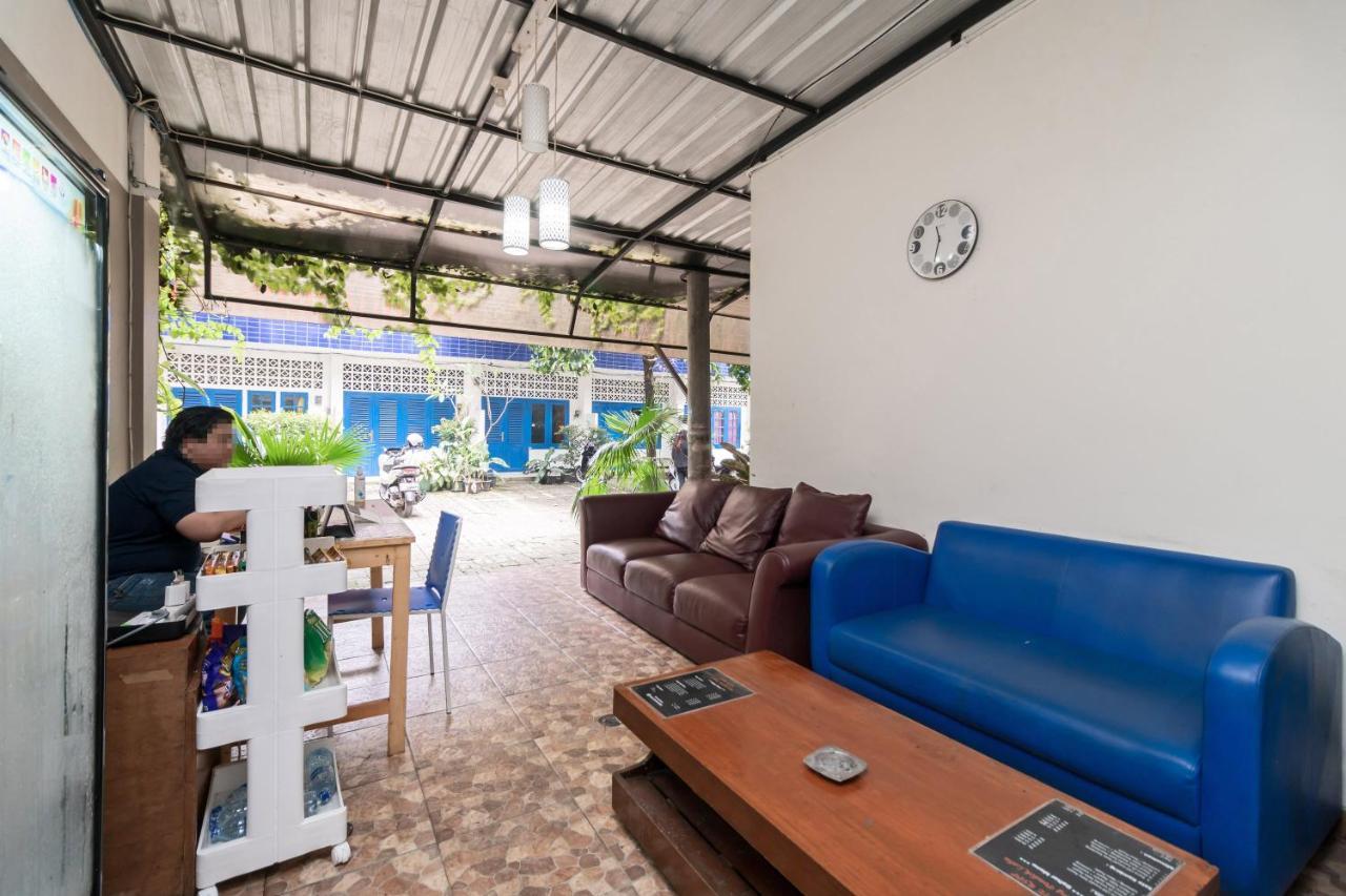 Urbanview Hotel Minongga Pondok Labu By Reddoorz Jakarta Ngoại thất bức ảnh