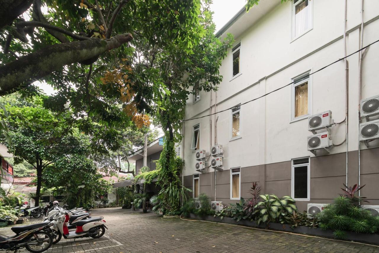 Urbanview Hotel Minongga Pondok Labu By Reddoorz Jakarta Ngoại thất bức ảnh