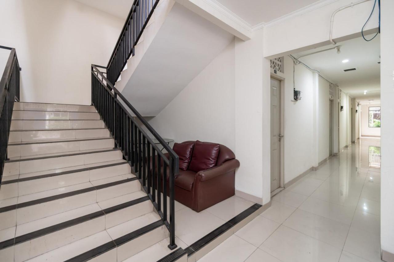 Urbanview Hotel Minongga Pondok Labu By Reddoorz Jakarta Ngoại thất bức ảnh